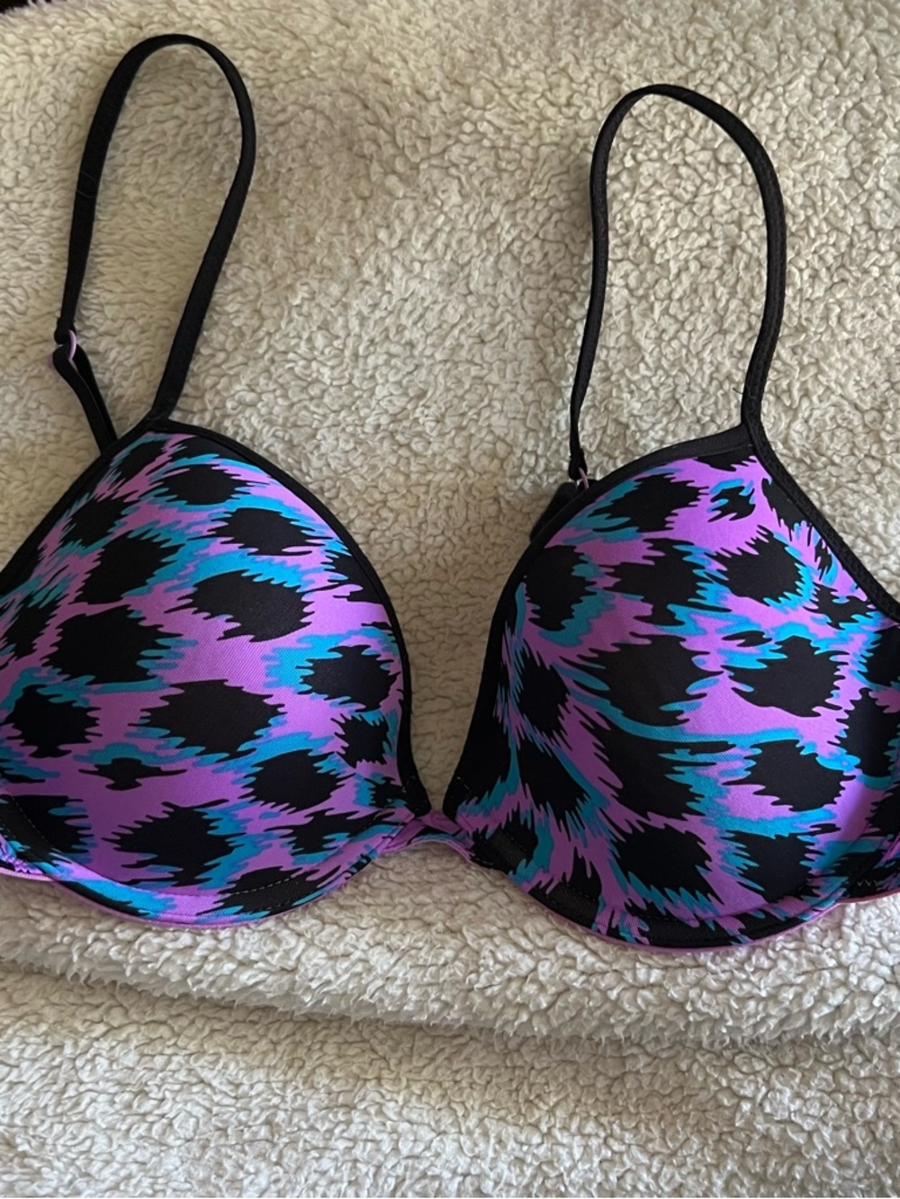 Xhilaration t-shirt bra Black with Purple & Teal Animal Print